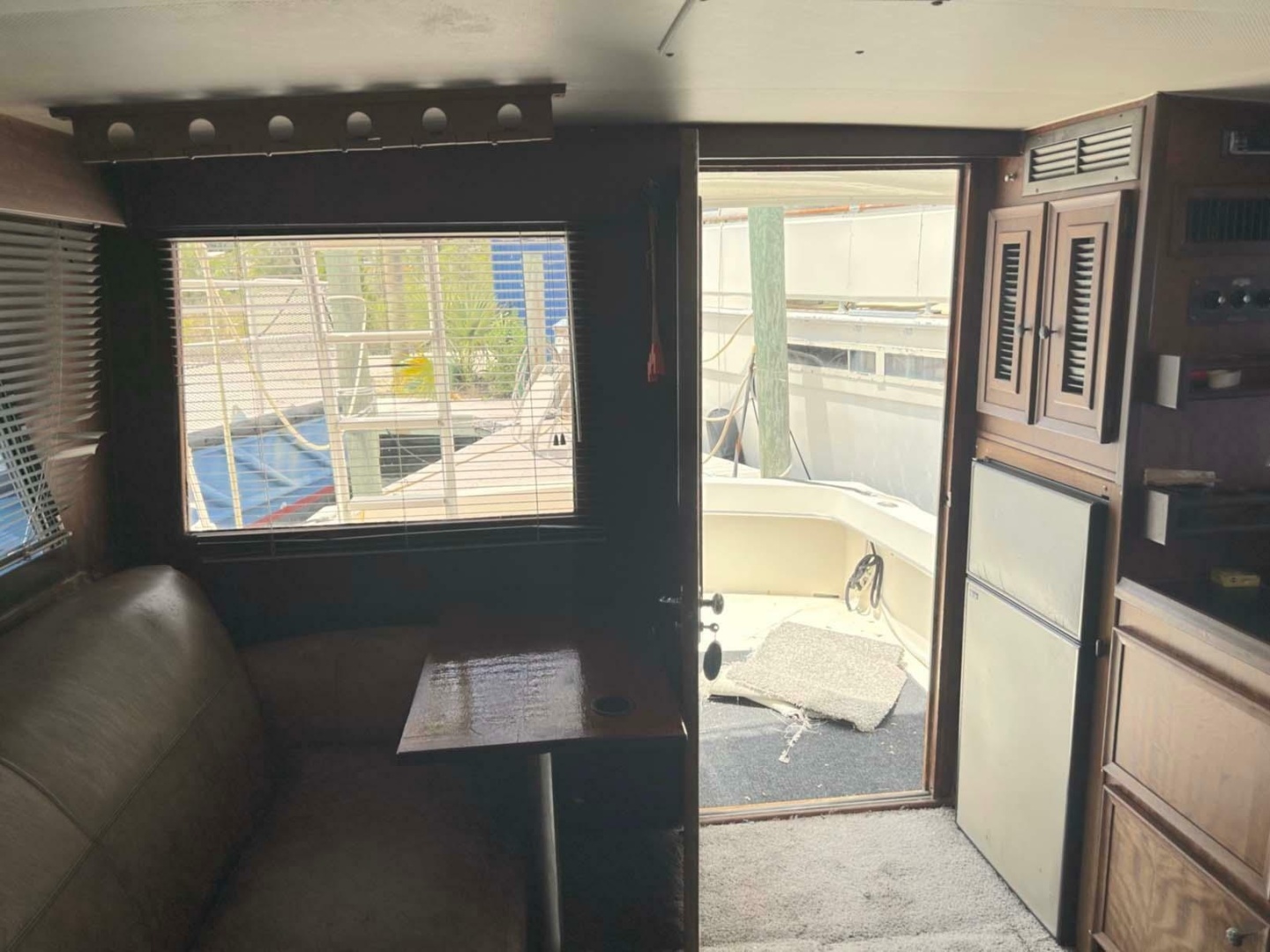 SLOW M OCEAN 36ft Hatteras Yacht For Sale
