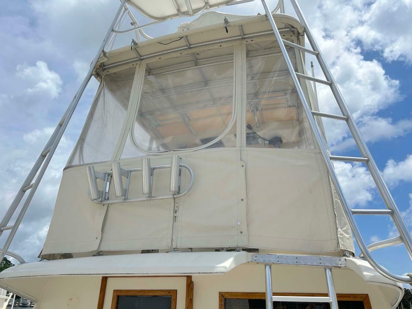 SLOW M OCEAN 36ft Hatteras Yacht For Sale