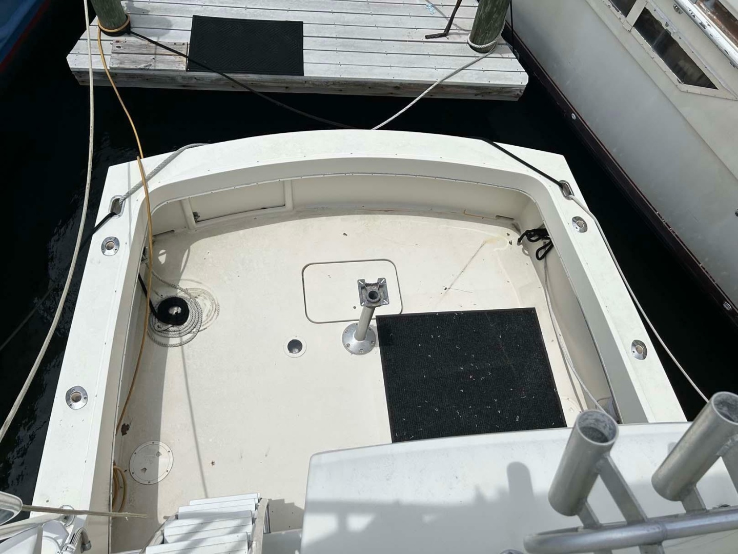 SLOW M OCEAN 36ft Hatteras Yacht For Sale