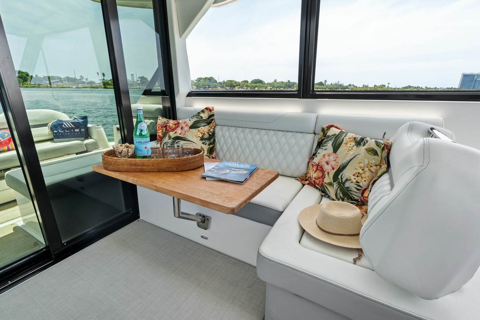 Regal 36 XO Yacht For Sale