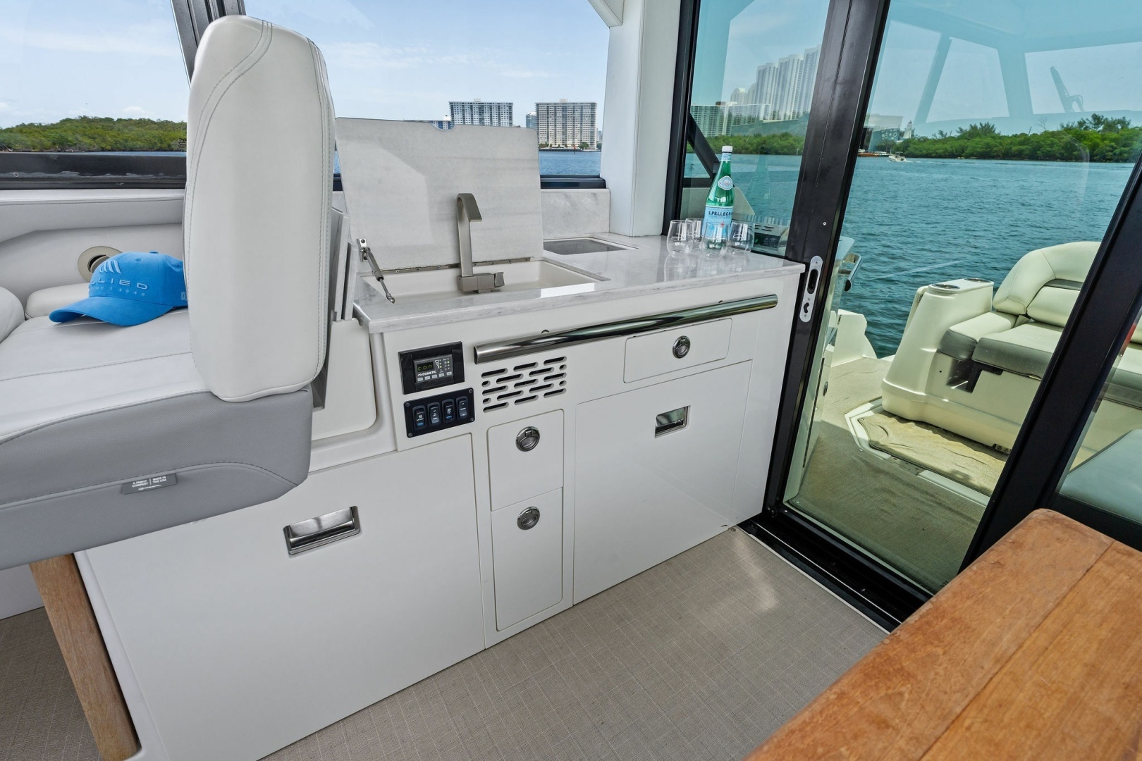 Regal 36 XO Yacht For Sale