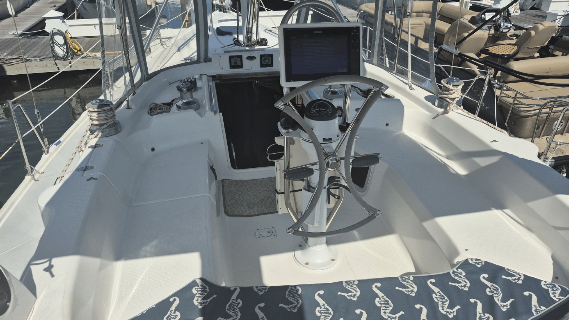 Paws amp Chill 42ft Hunter Yacht For Sale Paws amp Chill 42ft Hunter Yacht For Sale