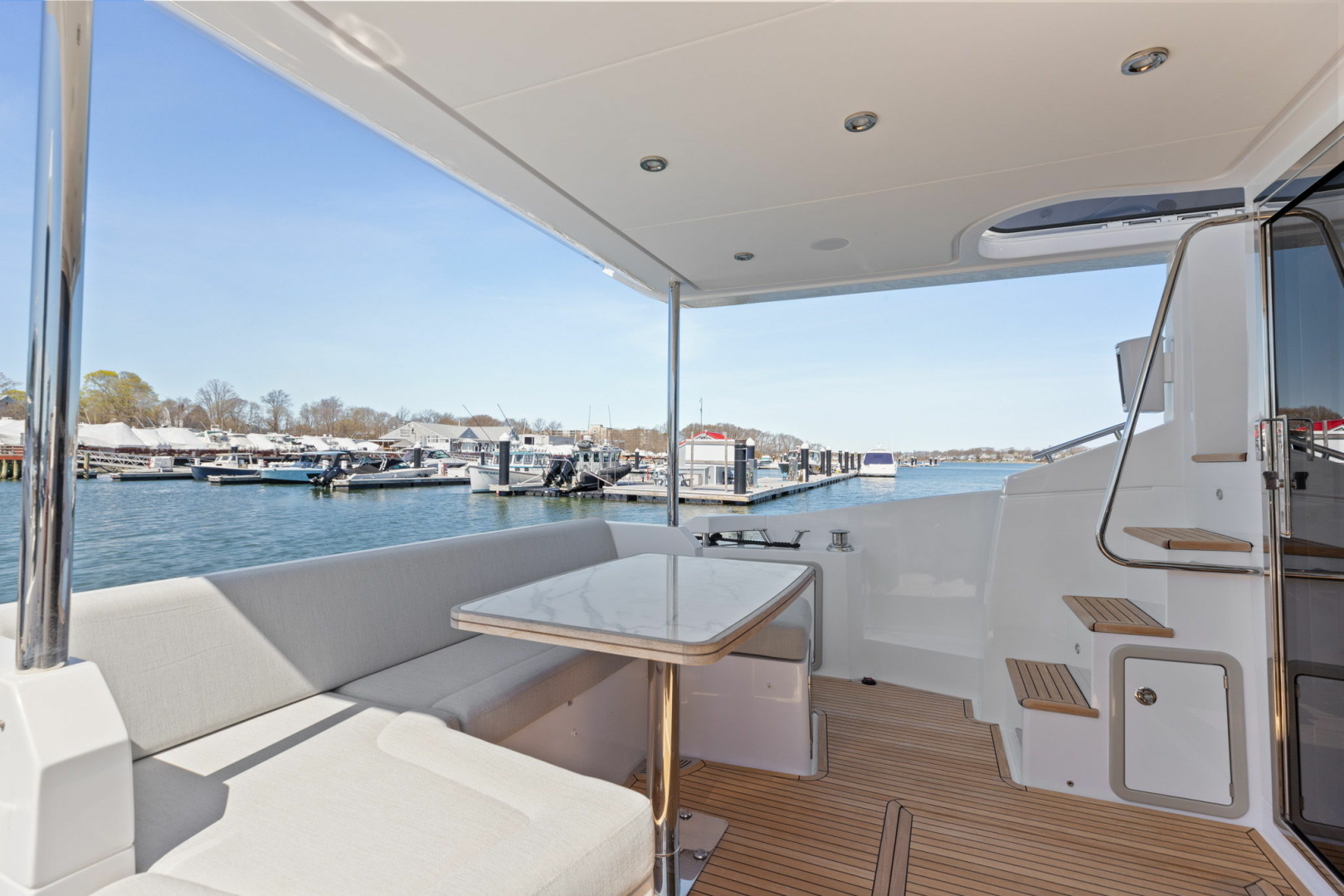 Azimut 50 FLYBRIDGE Yacht For Sale