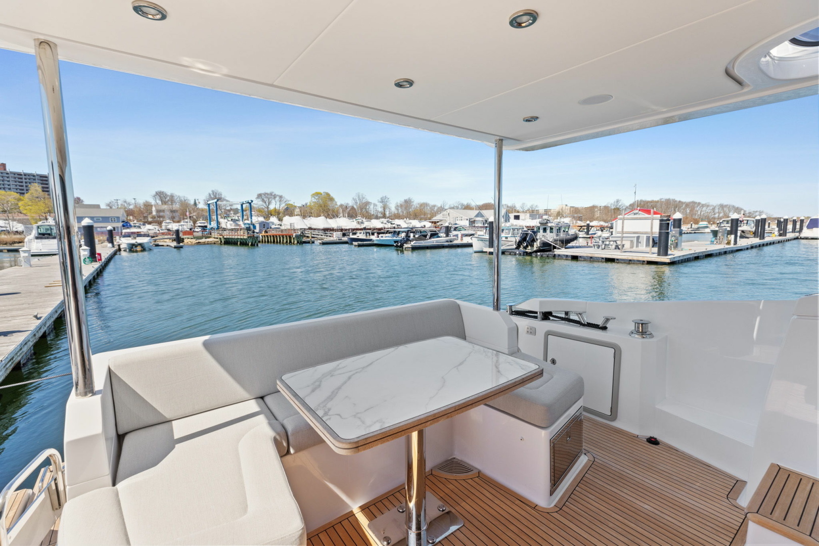 Azimut 50 FLYBRIDGE Yacht For Sale
