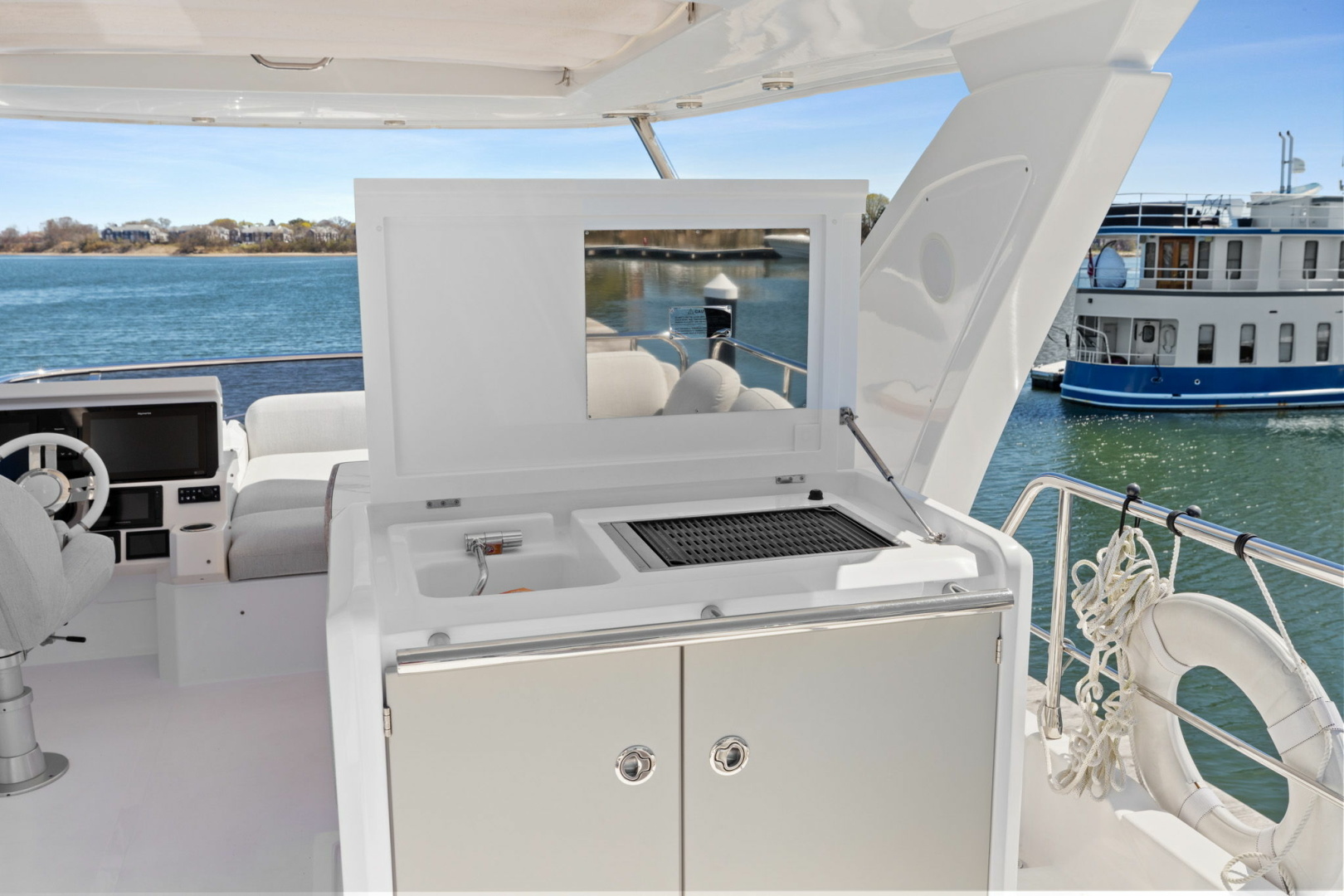 Azimut 50 FLYBRIDGE Yacht For Sale