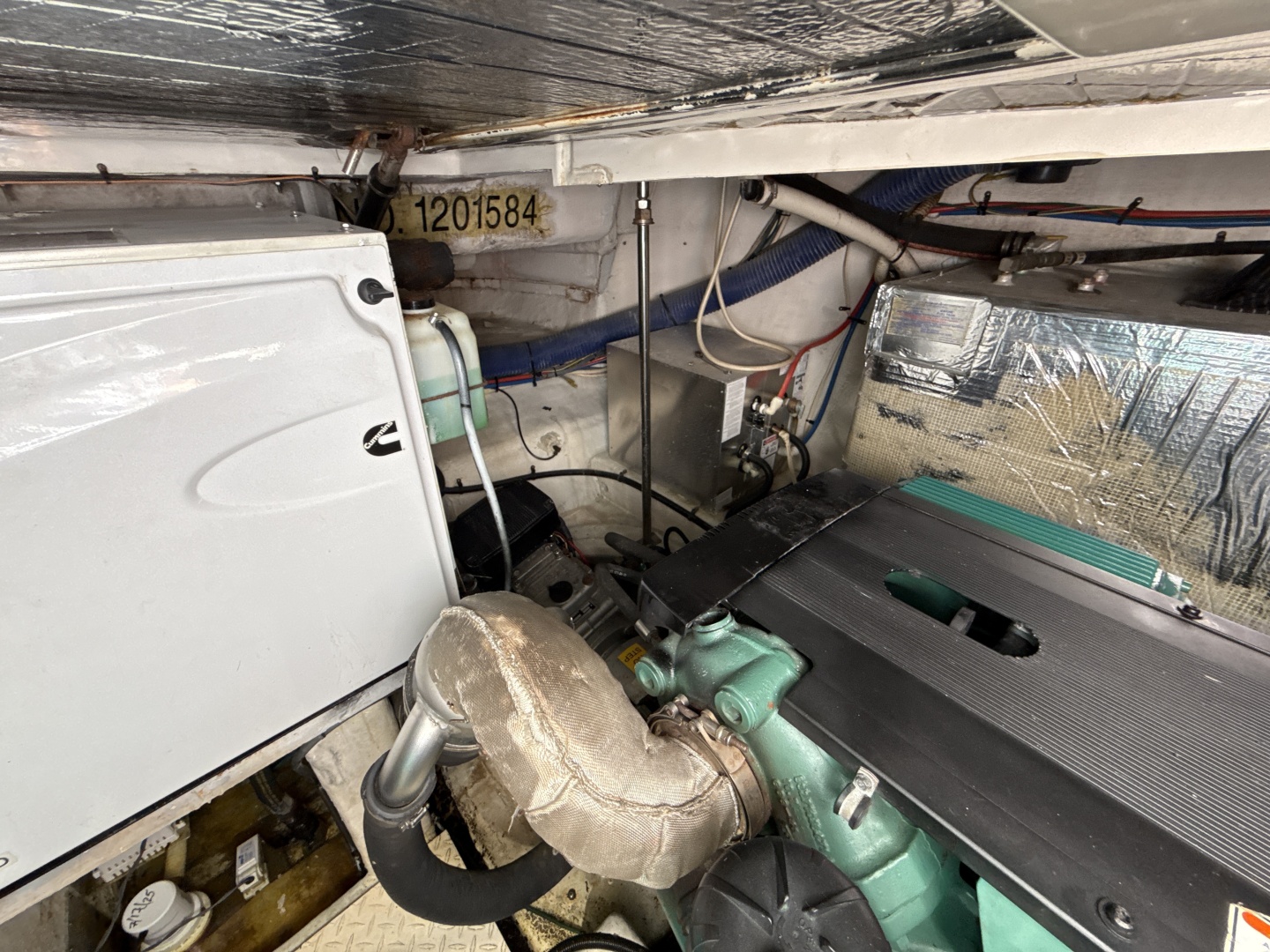 2006 Cruisers Yachts 420 Express