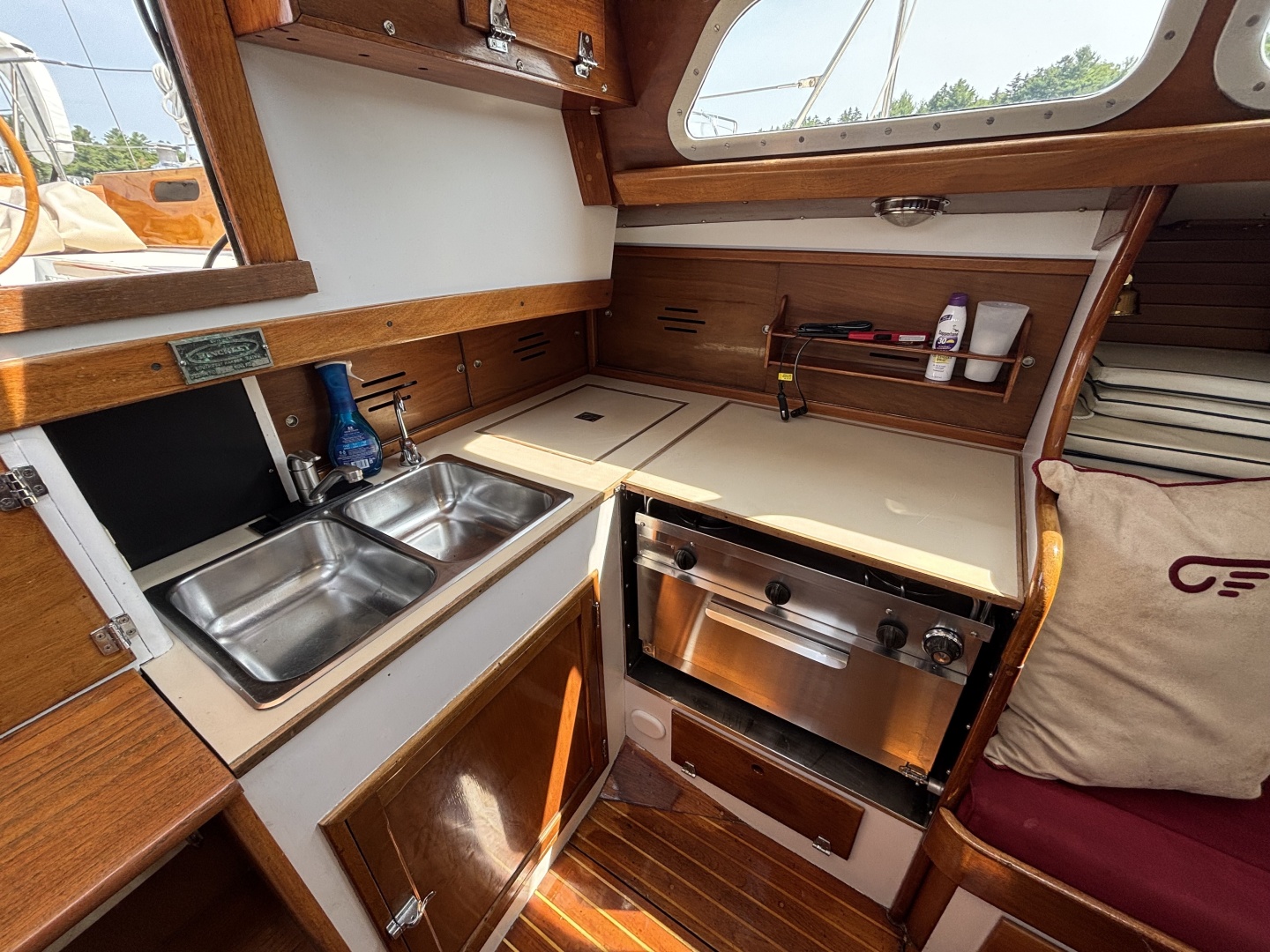 1974 Hinckley B-40
