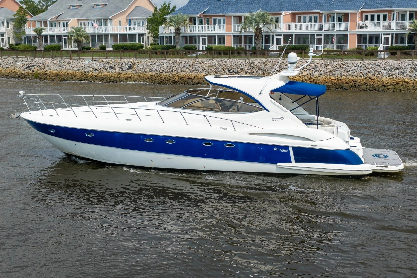 2003 Cruisers Yachts 5470, photo 1 of 30