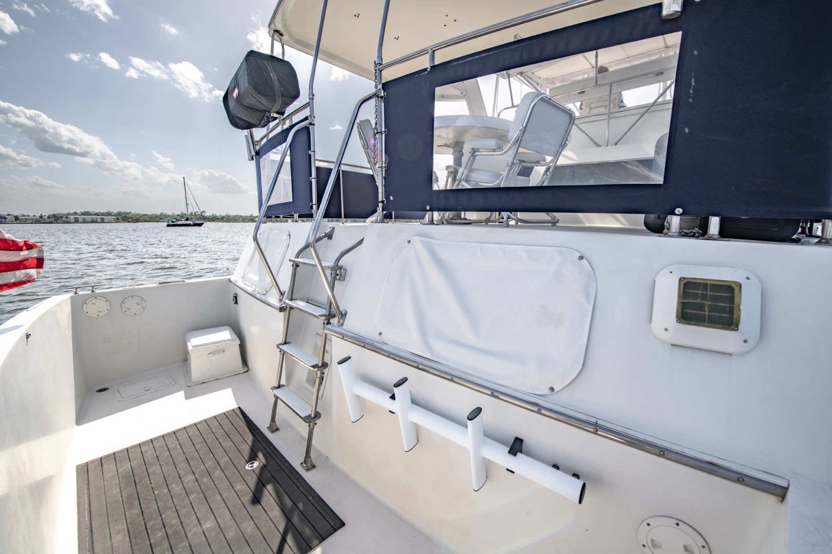 1988 Tollycraft 44 Cockpit M.Y.