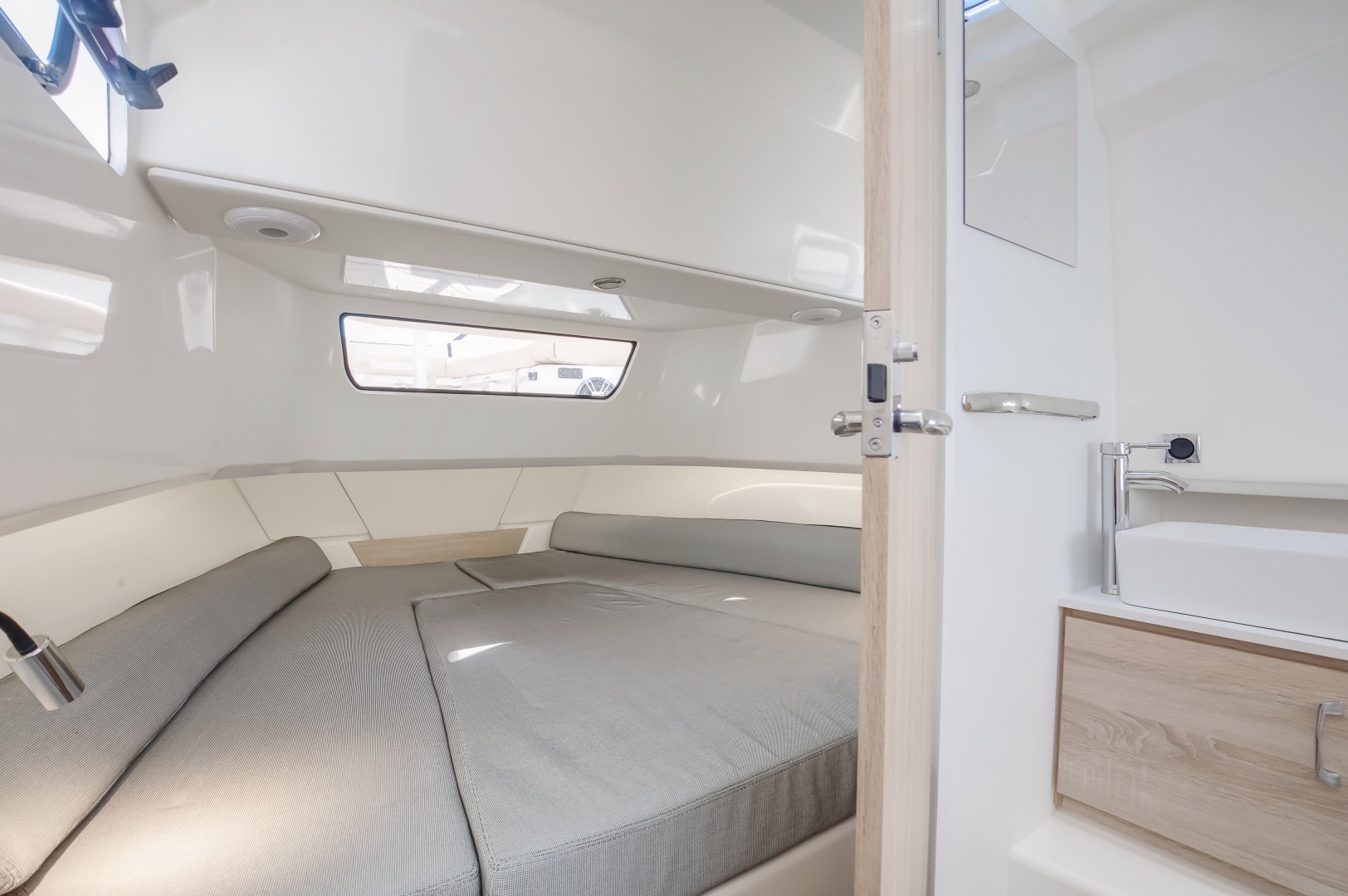 33ft Zodiac Yacht For Sale