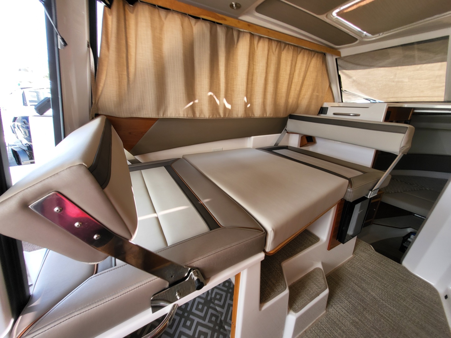 28ft Cutwater Yacht For Sale