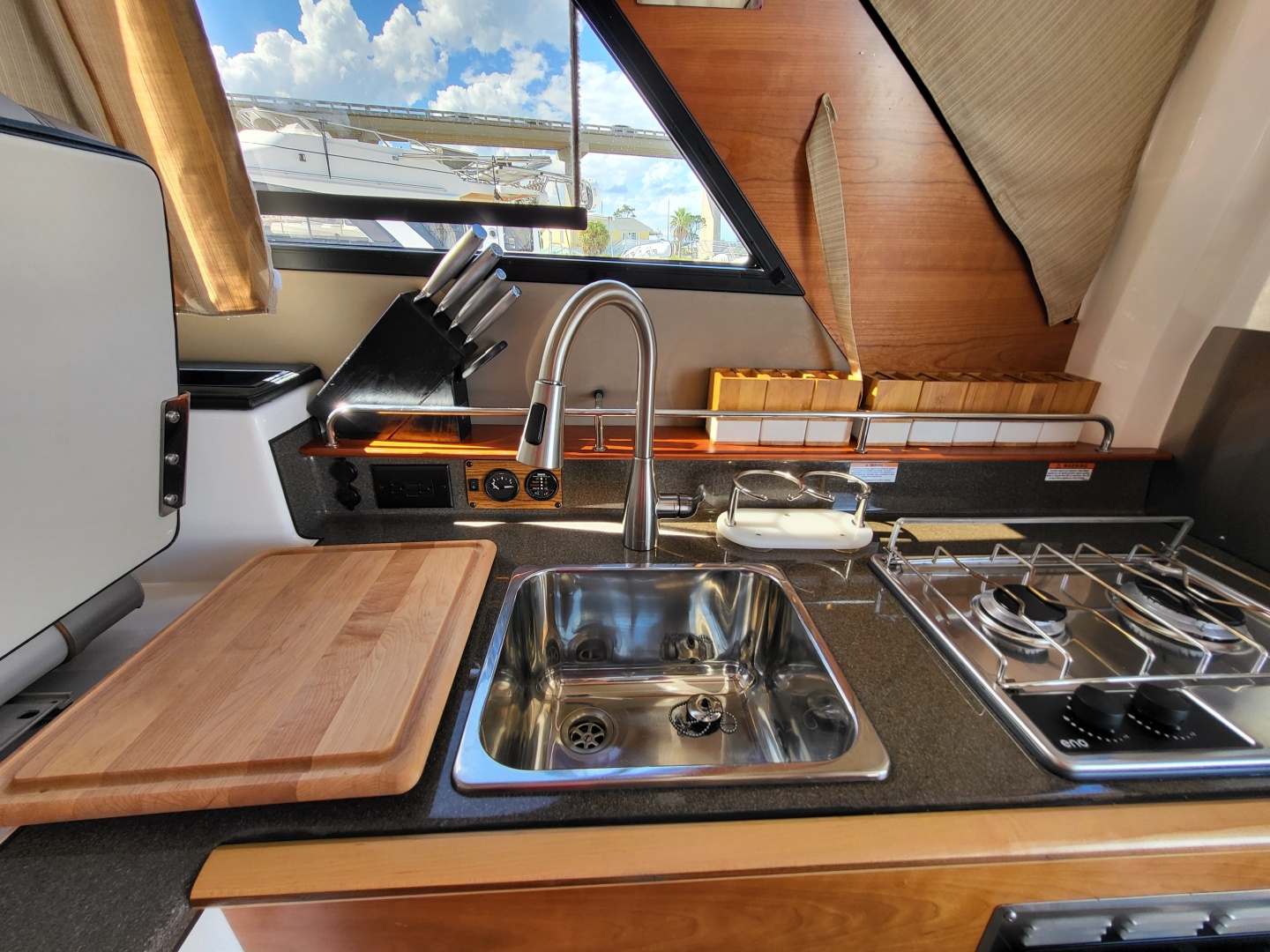 28ft Cutwater Yacht For Sale