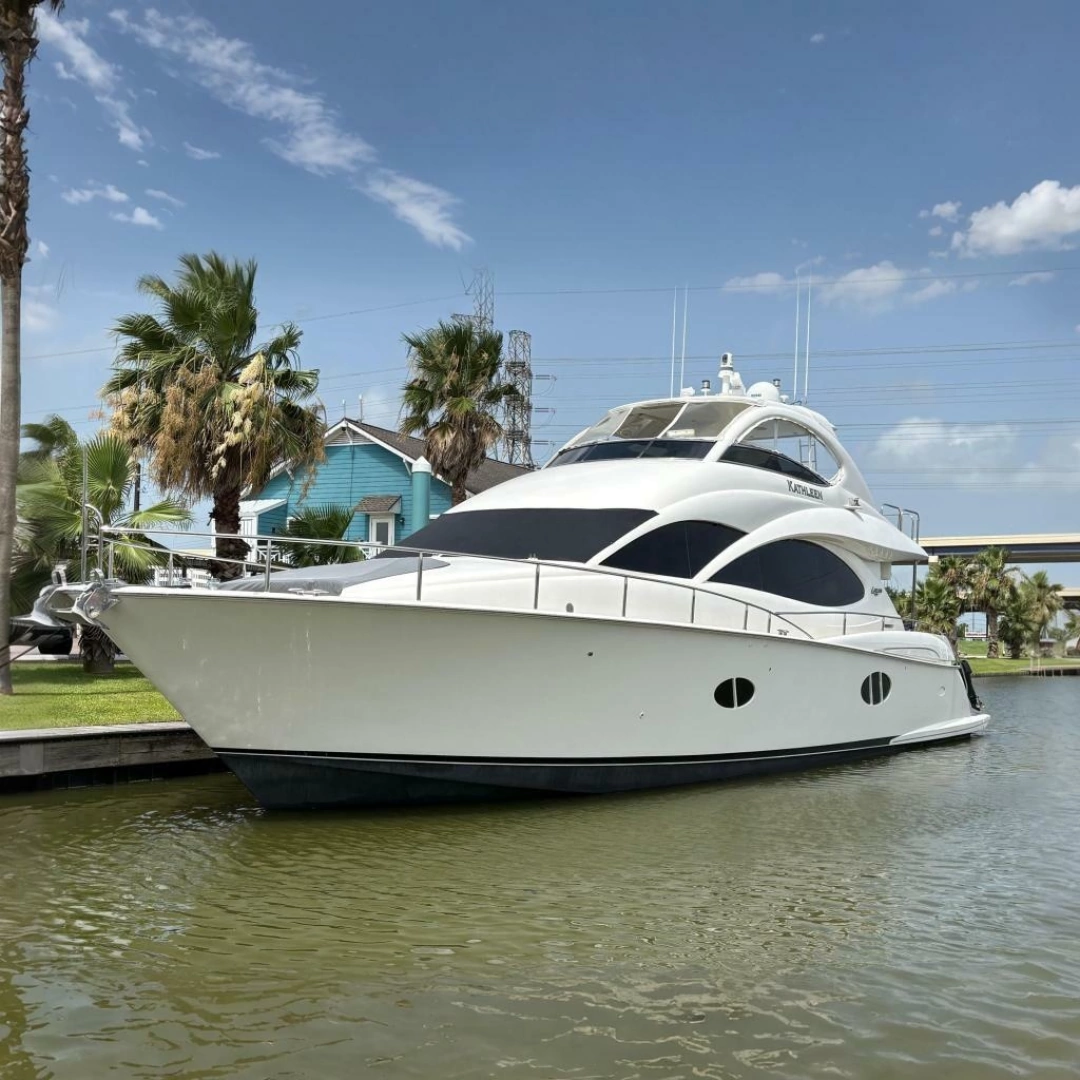2007 Lazzara Yachts 74 MOTOR YACHT
