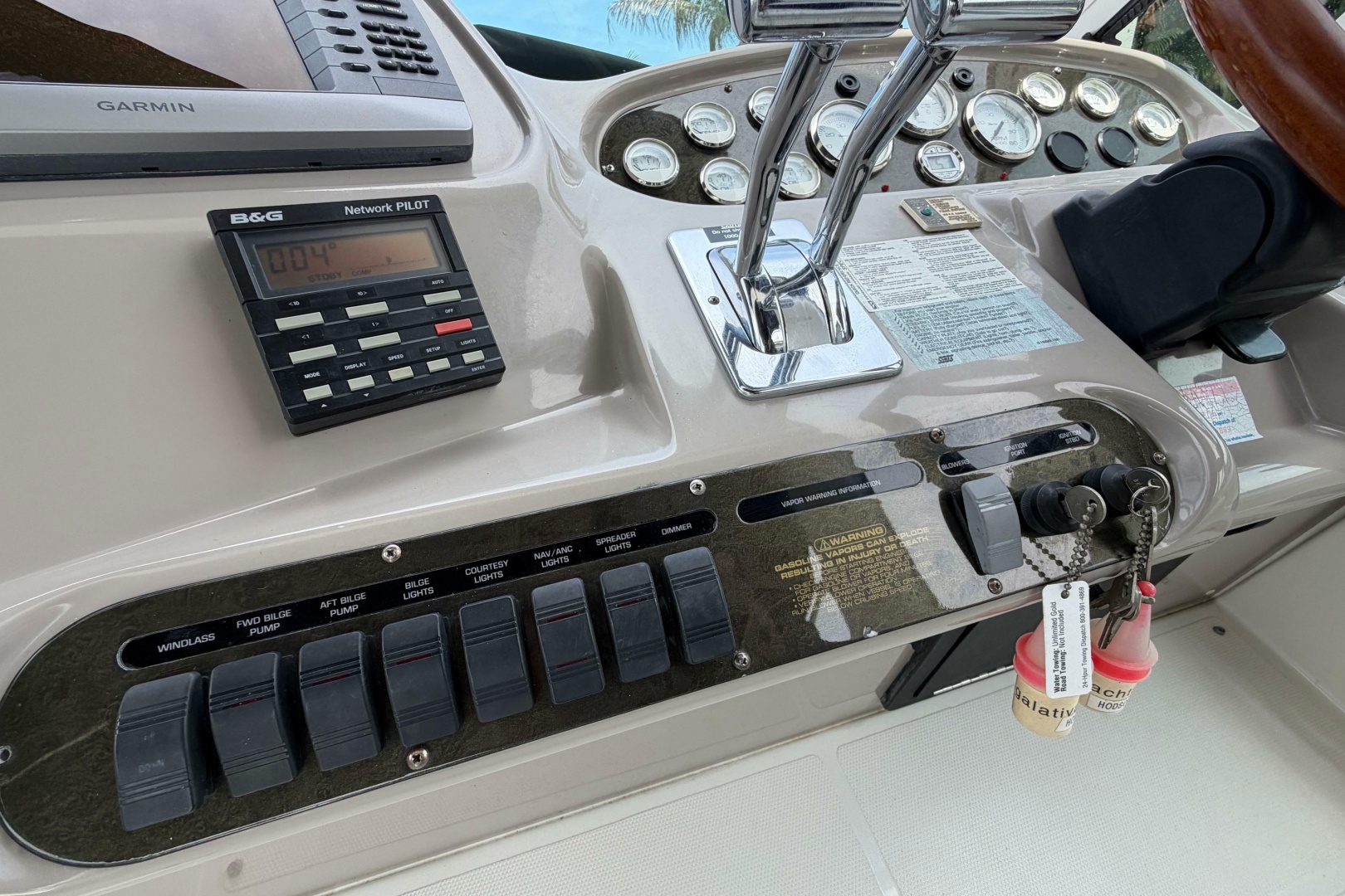 2001 Cruisers Yachts 3672 Express
