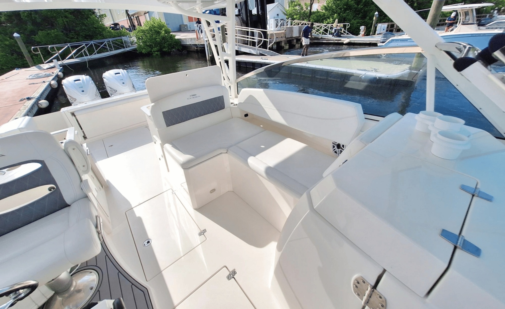 33ft Cobia Yacht For Sale