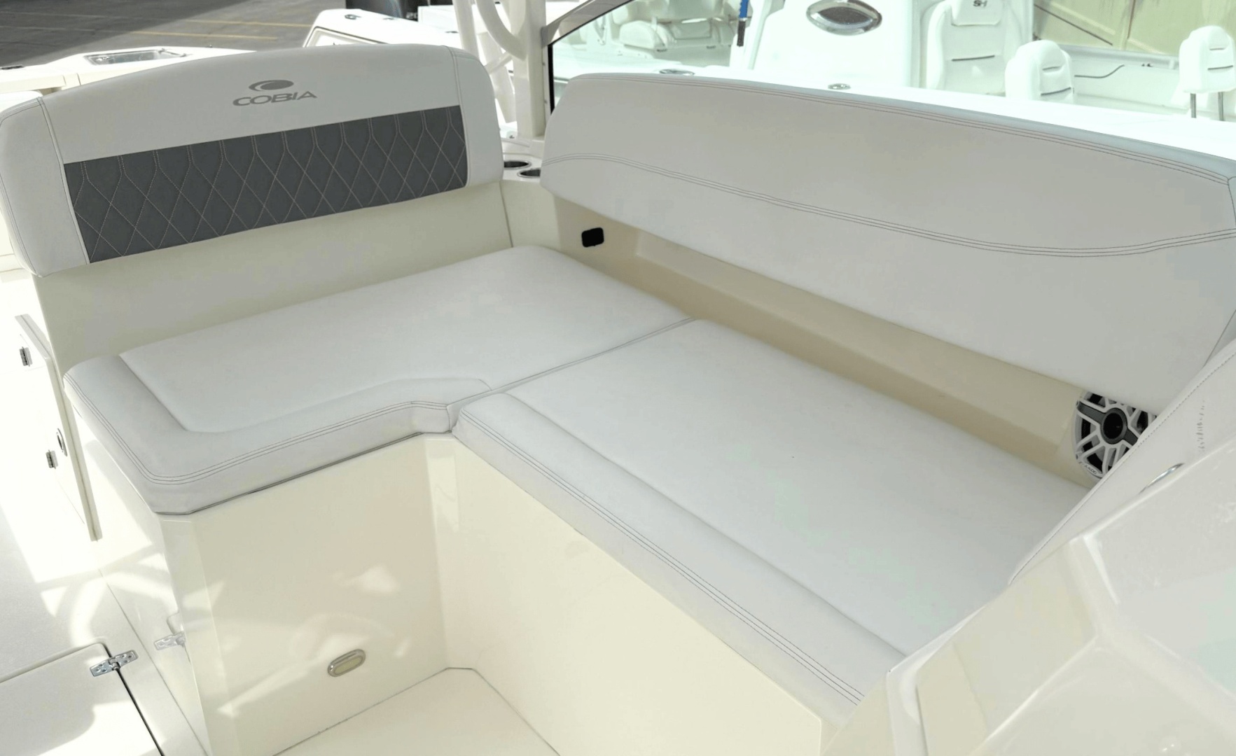 33ft Cobia Yacht For Sale