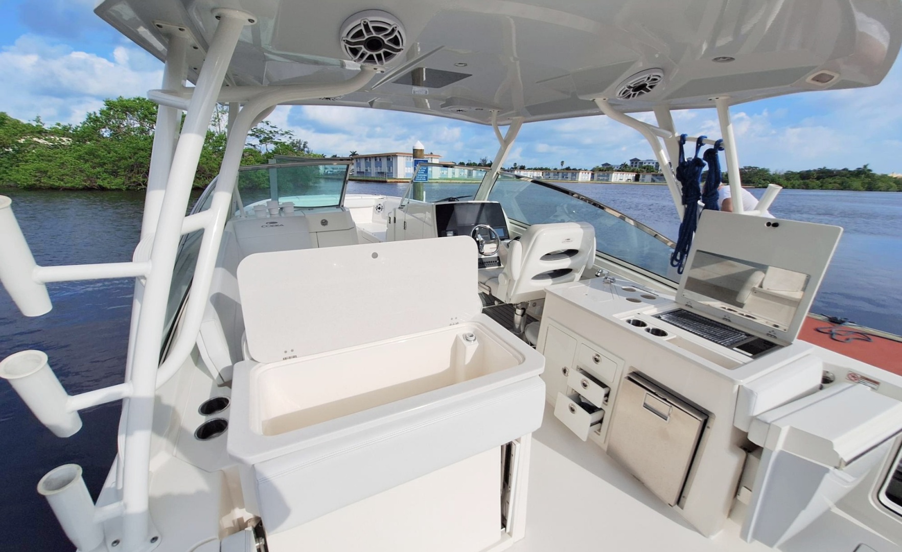 33ft Cobia Yacht For Sale