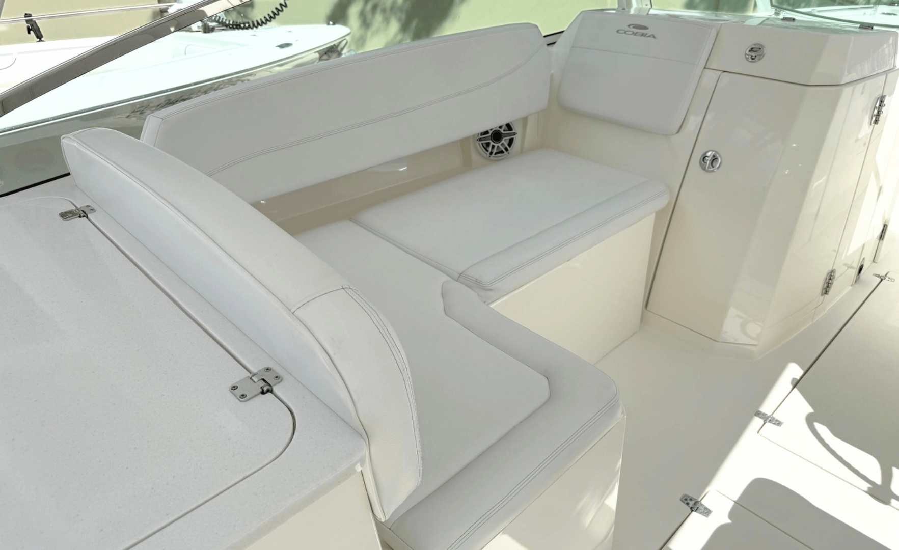 2021 Cobia 330DC