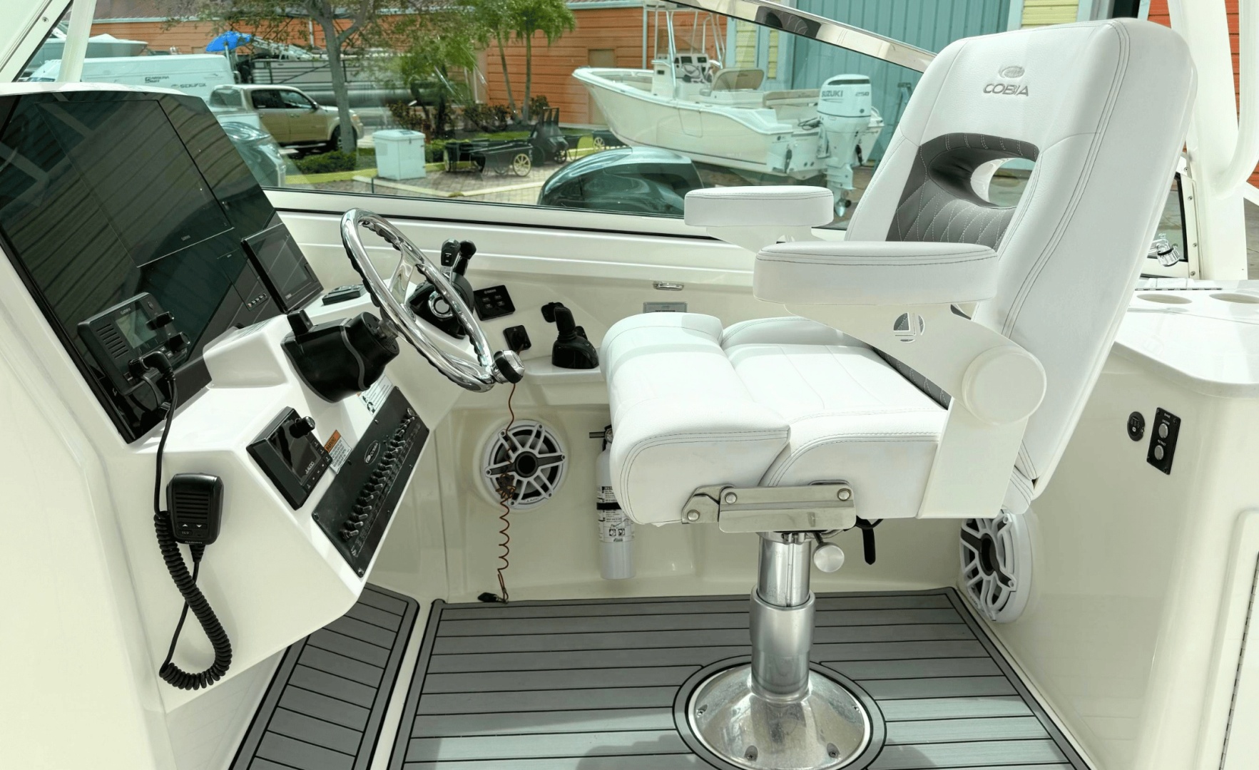 33ft Cobia Yacht For Sale