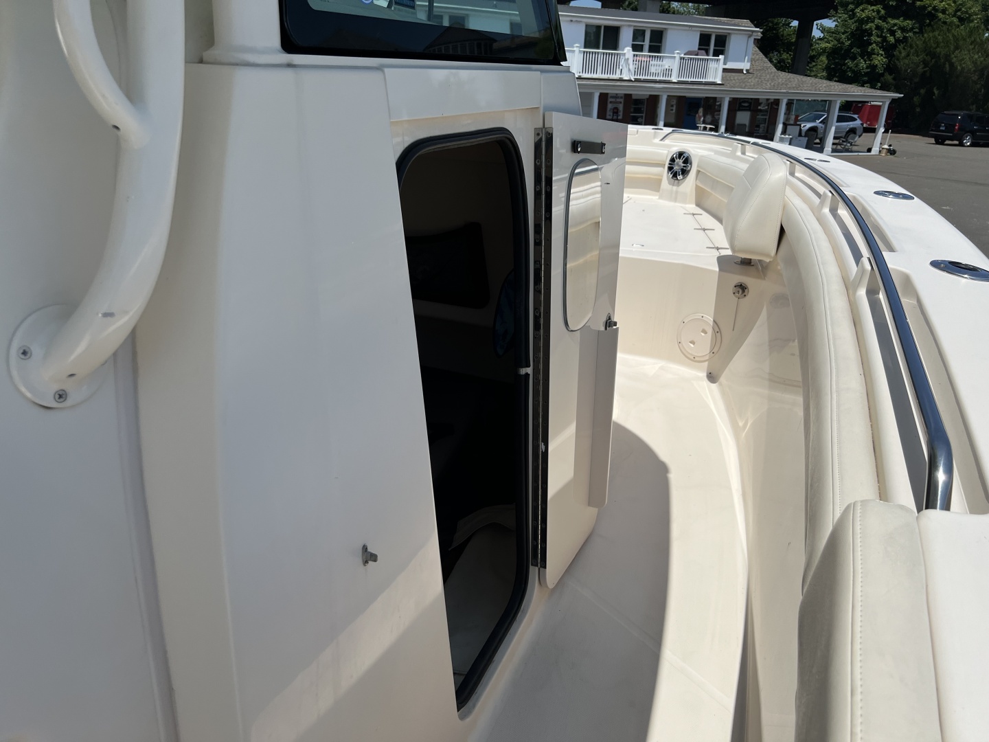 33ft Grady White Yacht For Sale