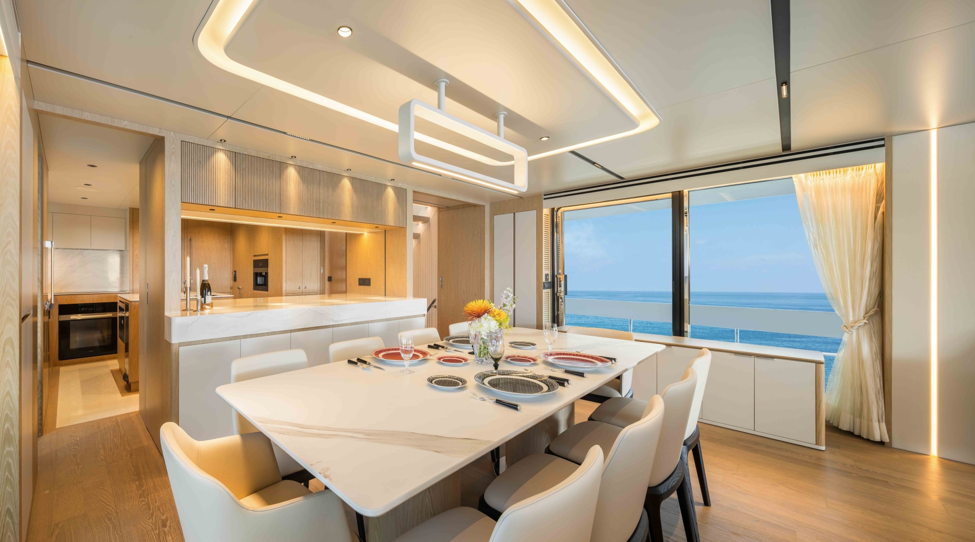 FD110 007 110ft Horizon Yacht For Sale