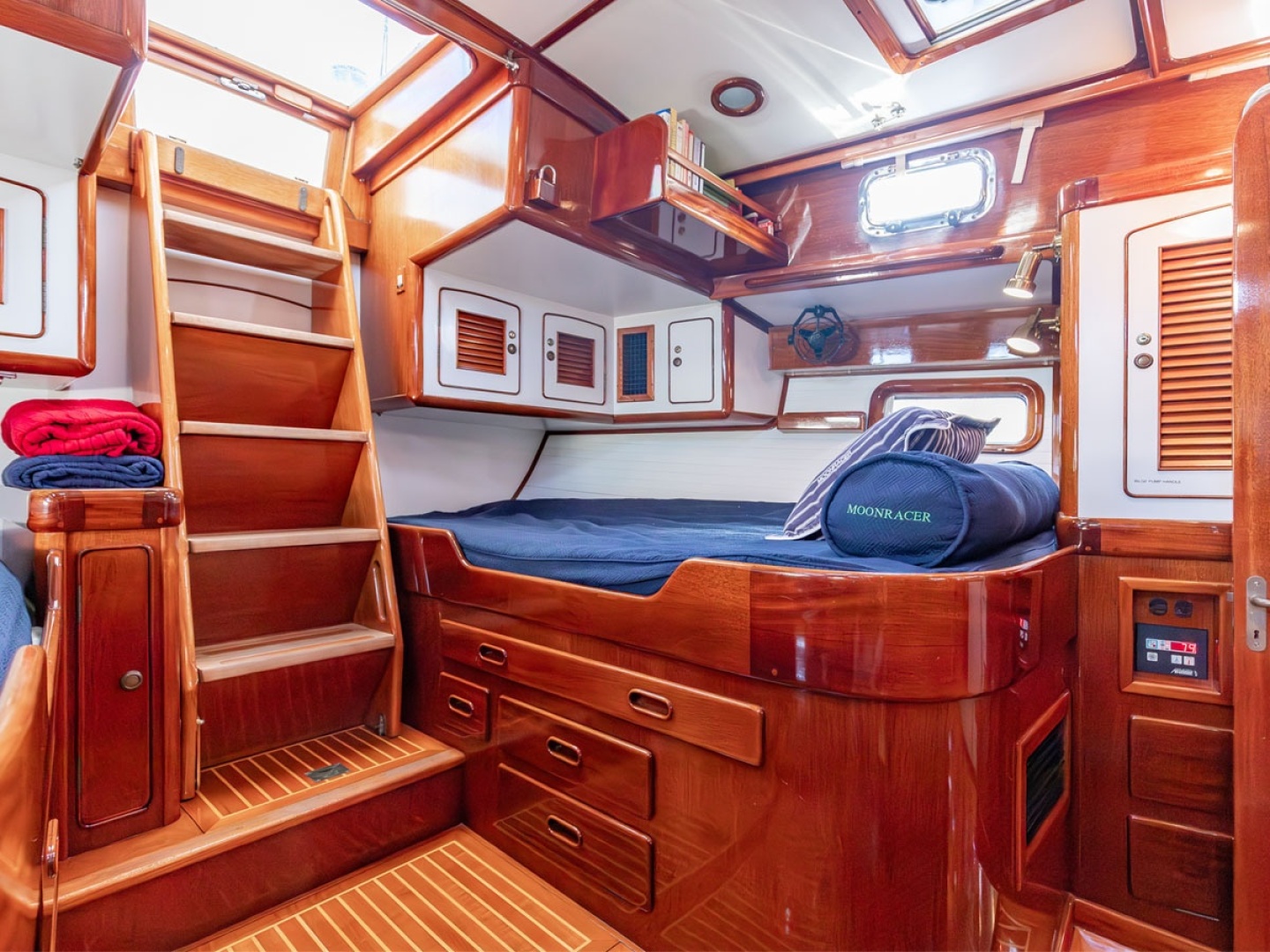 Owner's Cabin Port