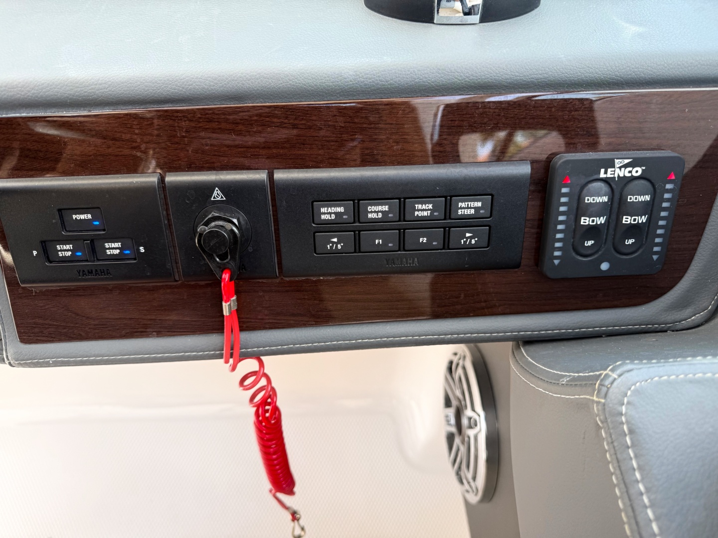 2023 Chaparral 280 OSX