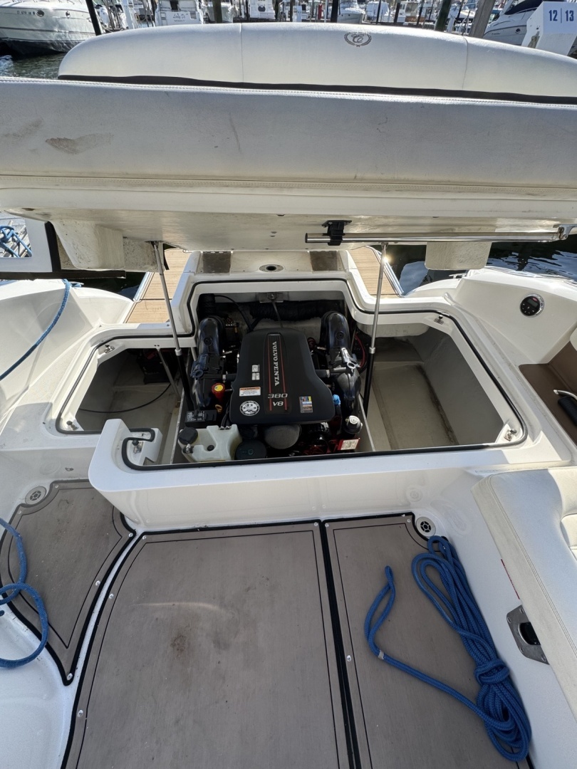 25' 8" | 2014 | Cobalt R 5