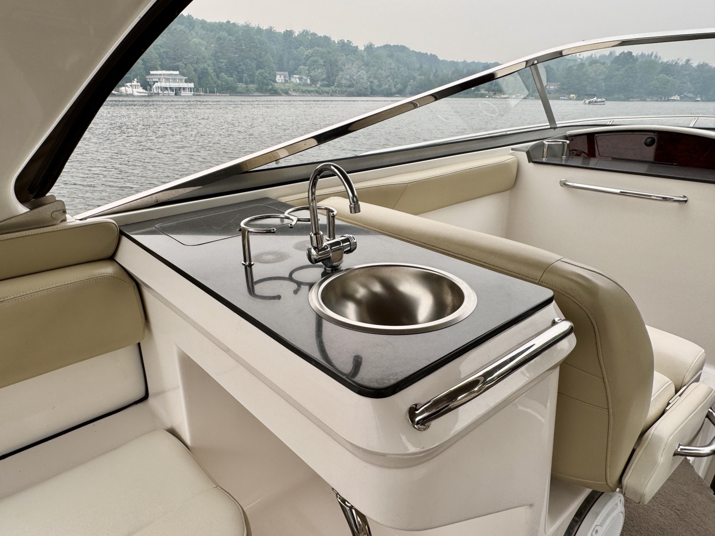 2012 Regal 3550 Cuddy