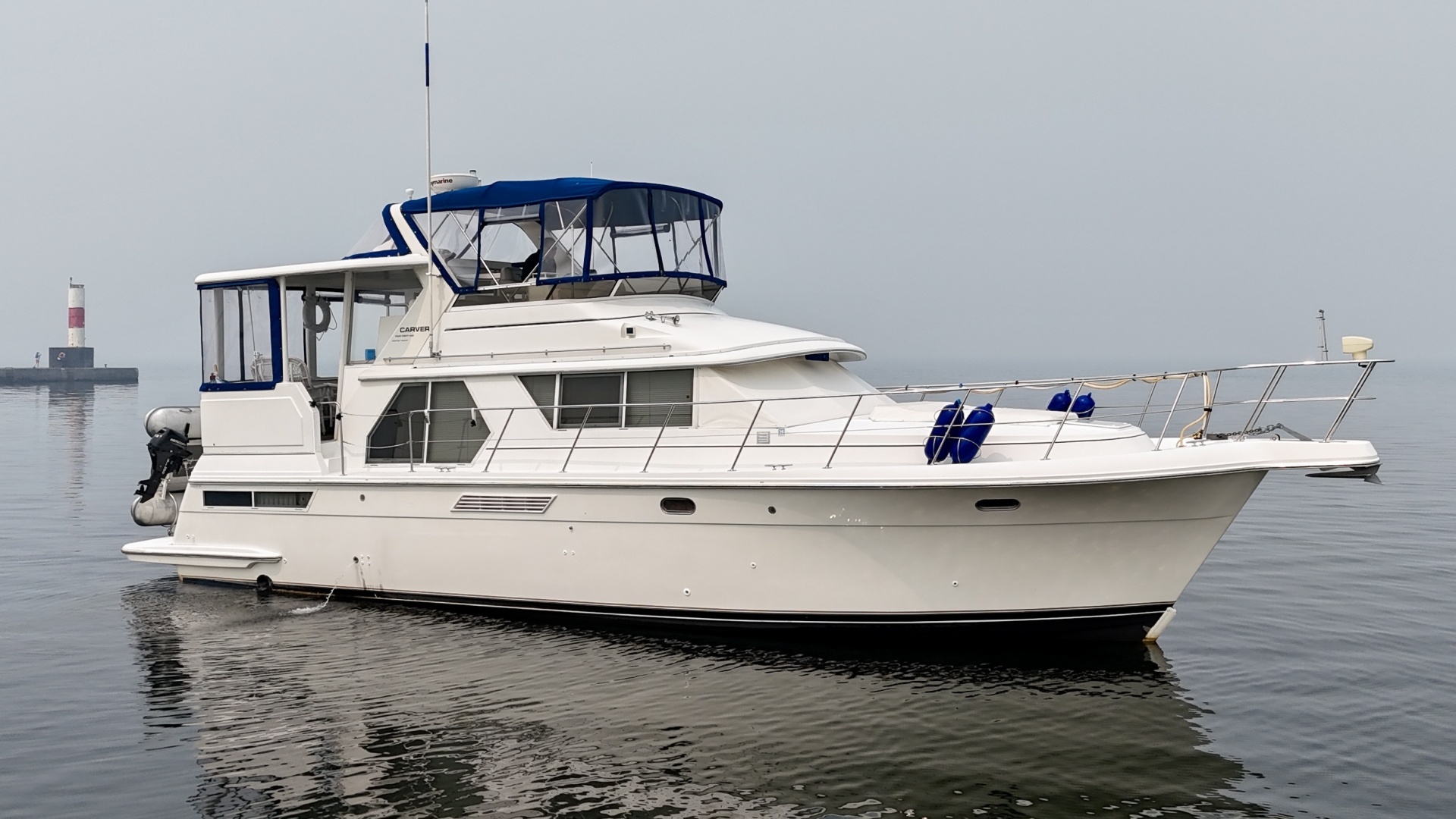 1997 Carver 445 Aft Cabin
