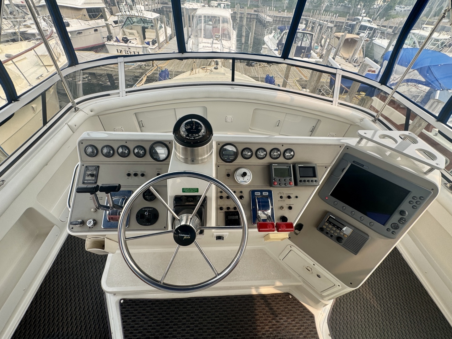 Liquid Assets 44ft Carver Yacht For Sale