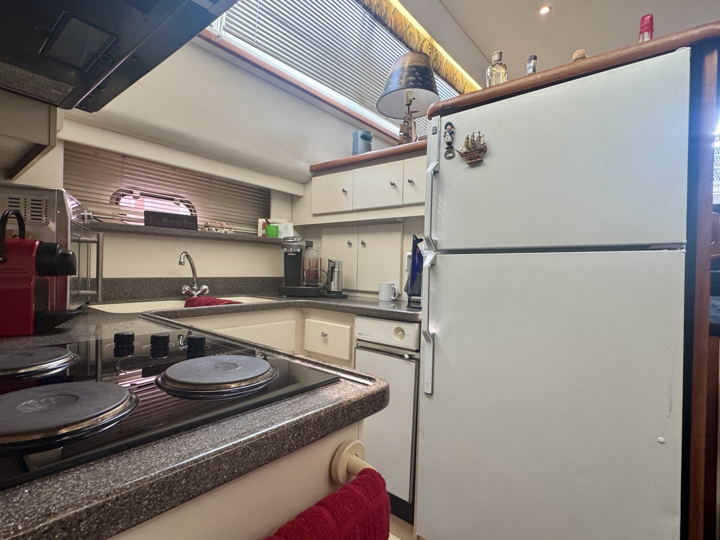 Liquid Assets 44ft Carver Yacht For Sale