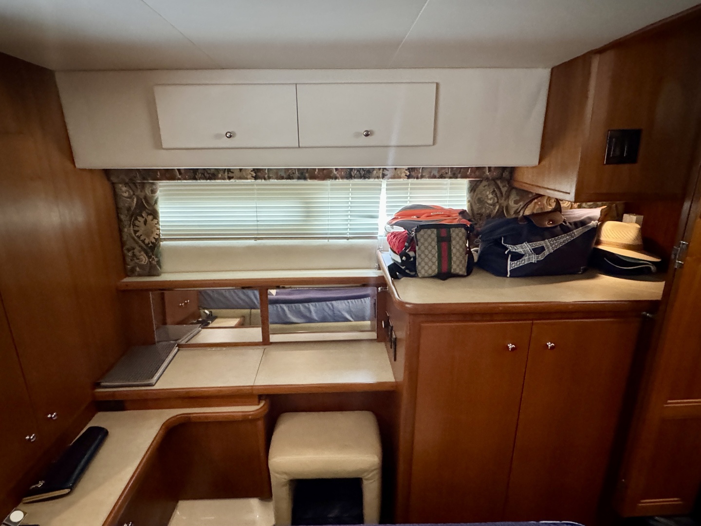 Liquid Assets 44ft Carver Yacht For Sale