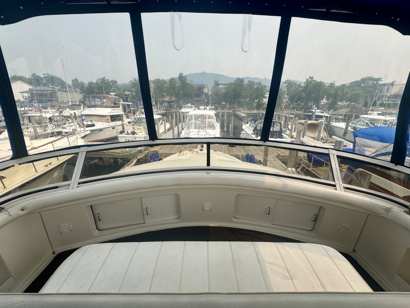 Liquid Assets 44ft Carver Yacht For Sale