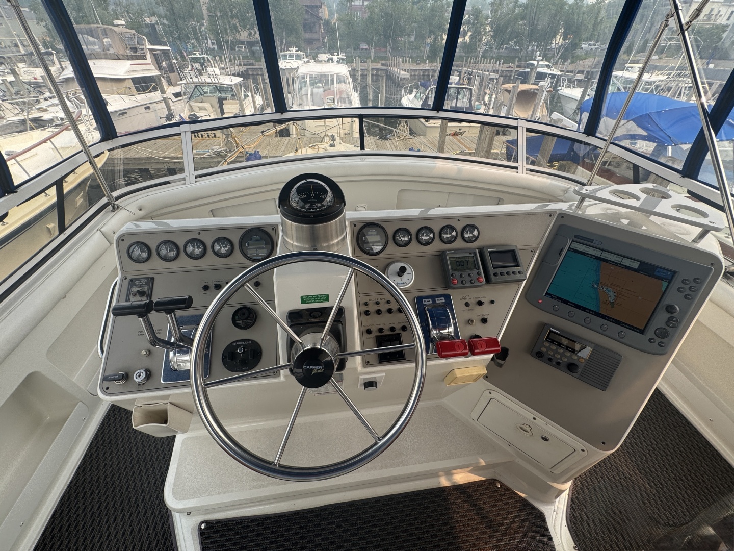 1997 Carver 445 Aft Cabin