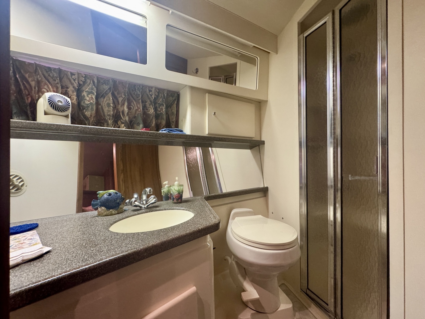 Liquid Assets 44ft Carver Yacht For Sale