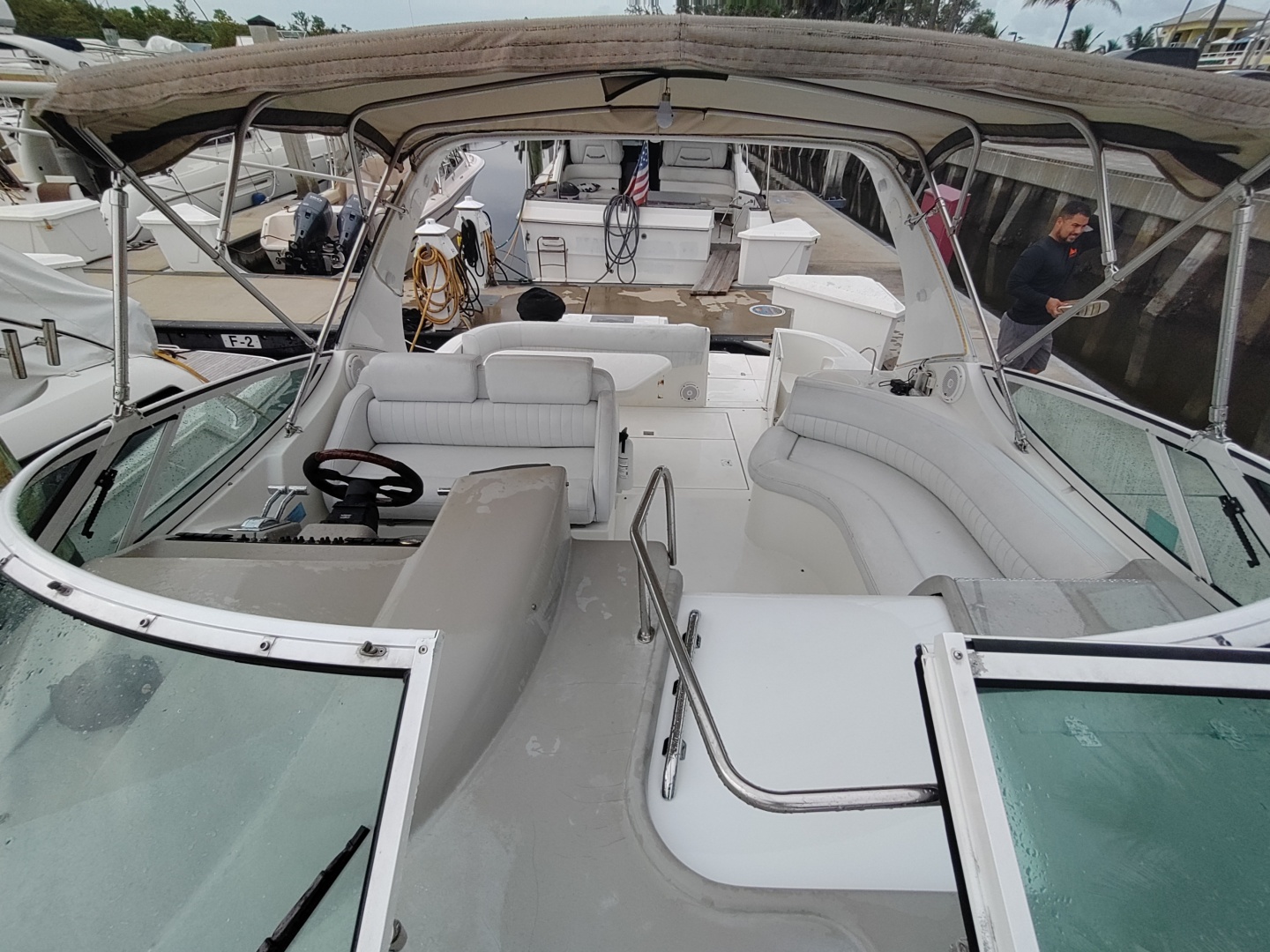 33ft Cruisers Yachts Yacht For Sale