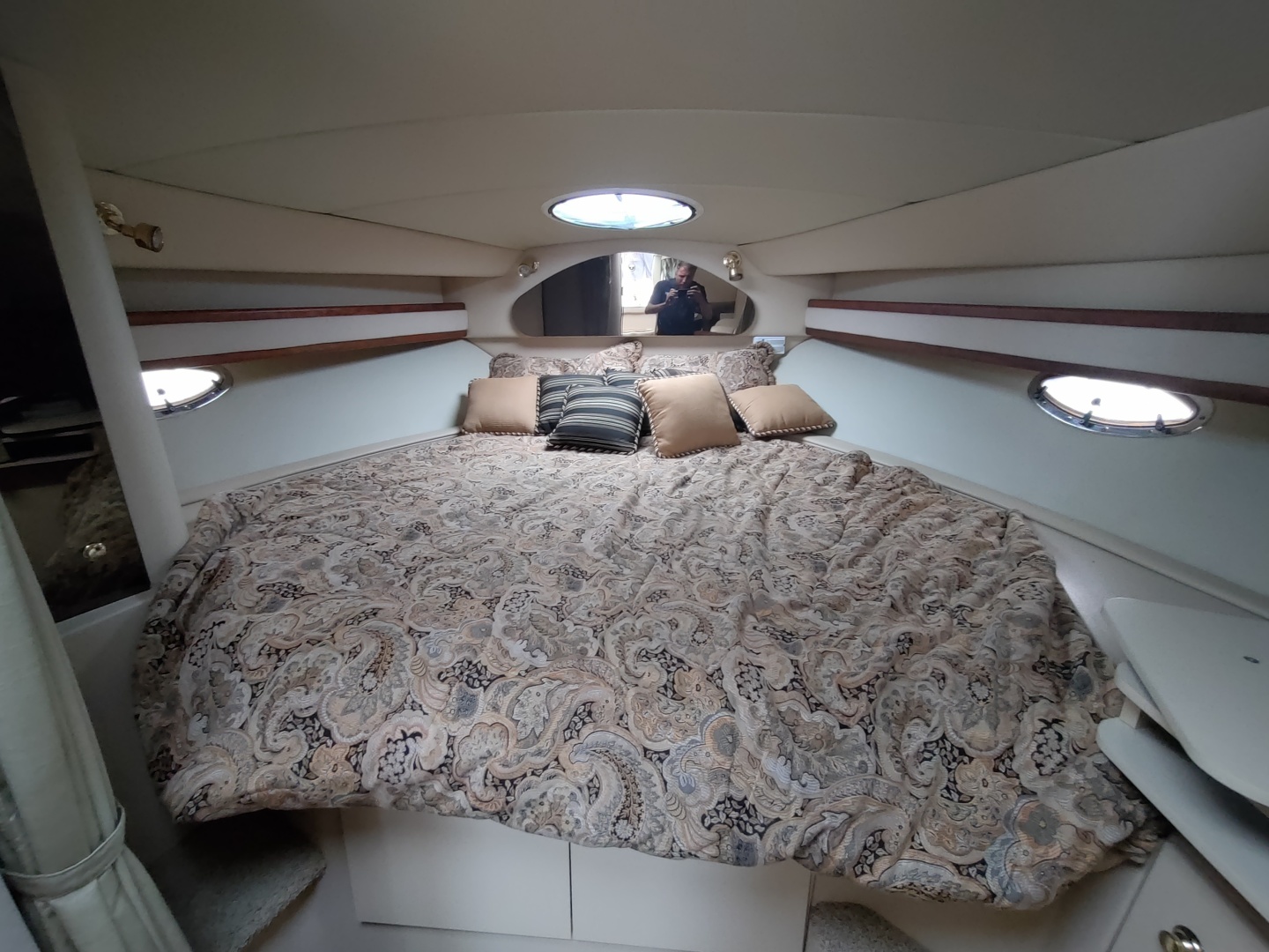33ft Cruisers Yachts Yacht For Sale