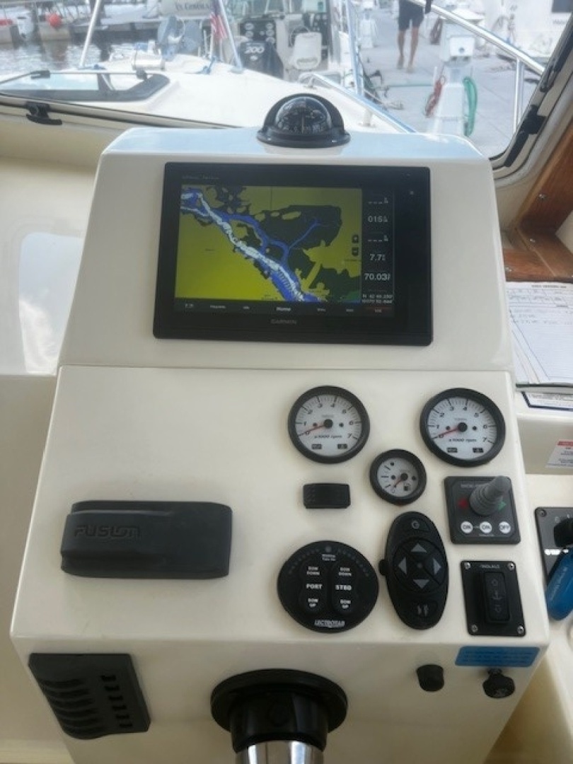 Helm Instruments