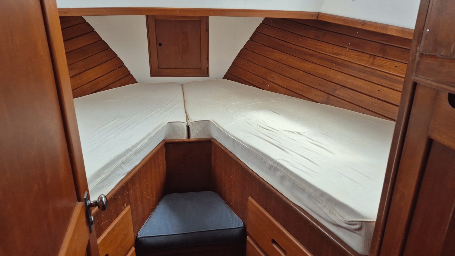 44ft Island Gypsy Yacht For Sale