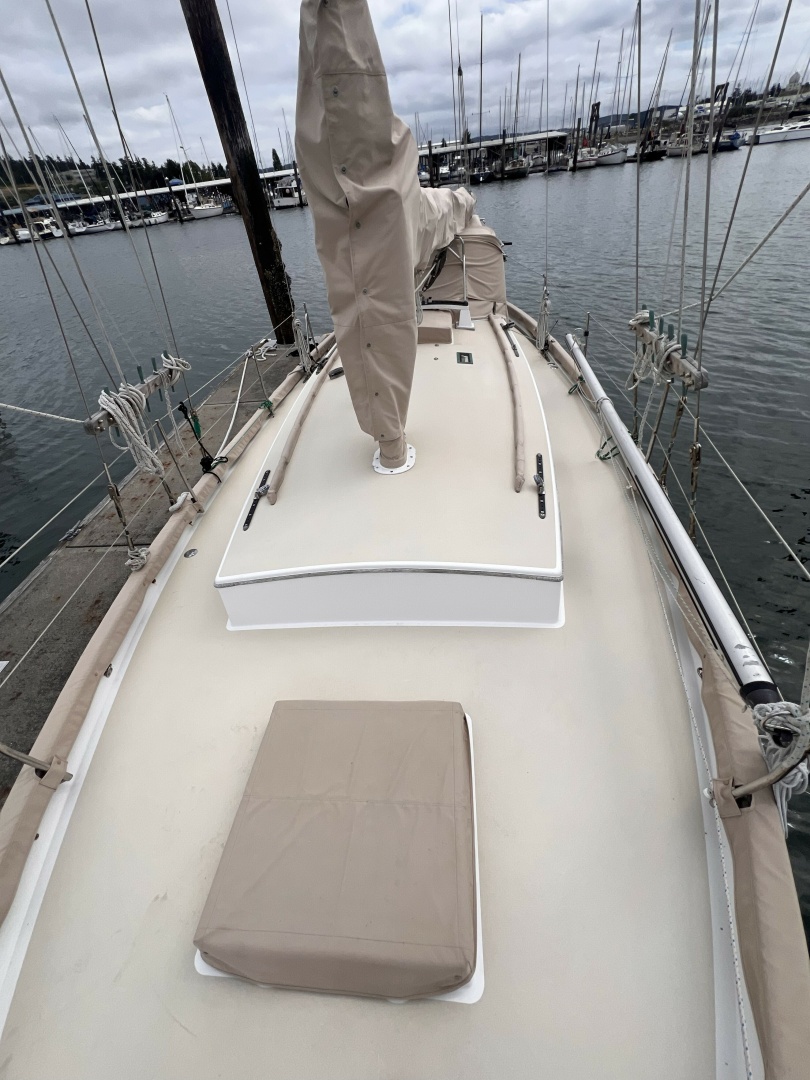 1977 Alajuela Yacht Corp. 38