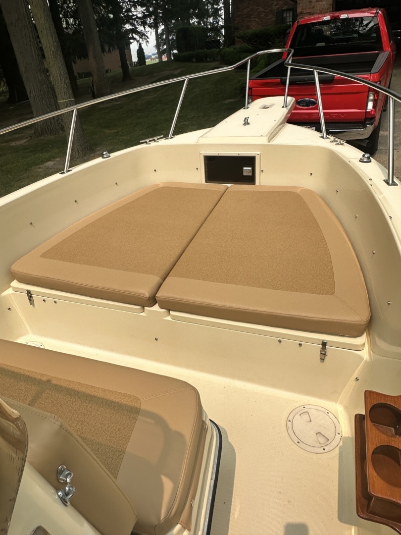 1988 Pursuit 