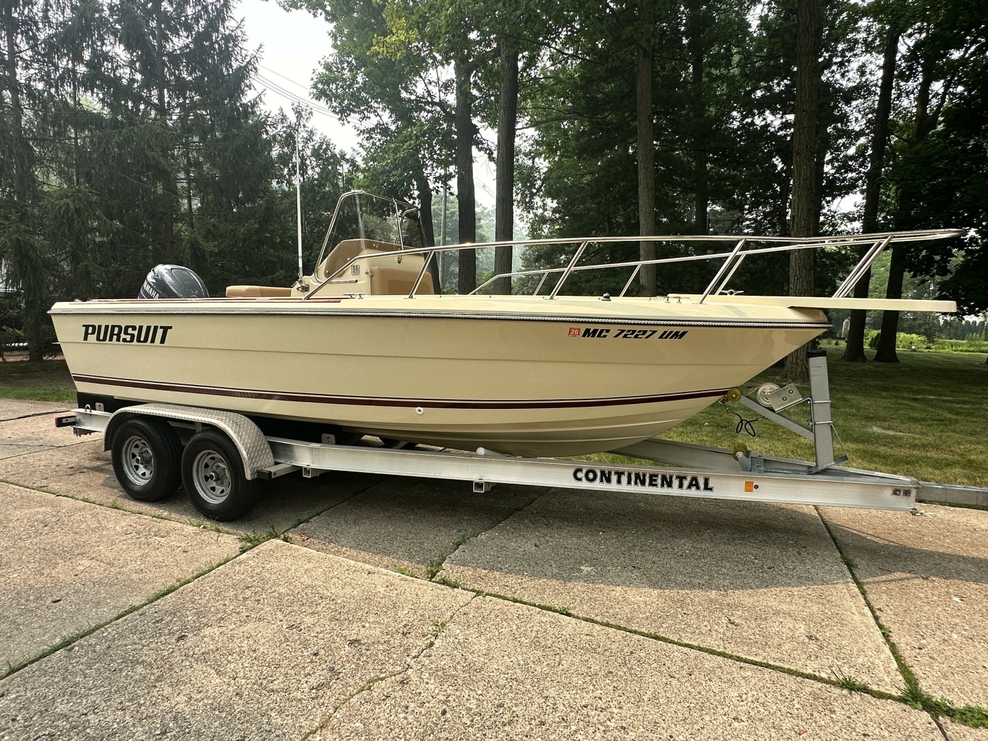 1988 Pursuit 