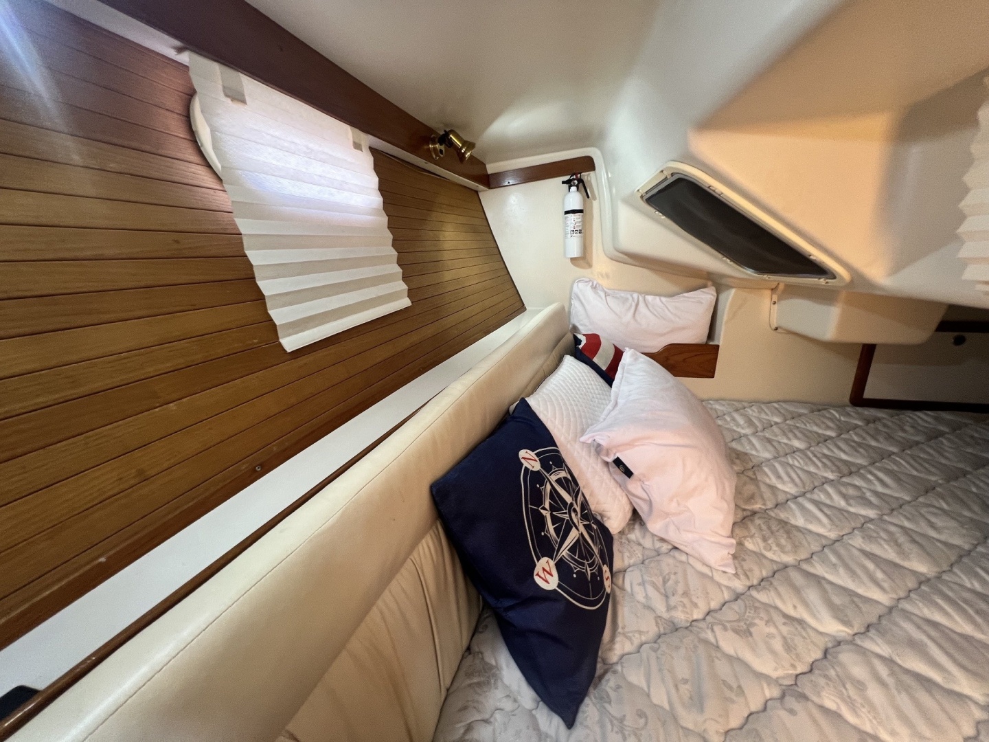 2004 Catalina 320