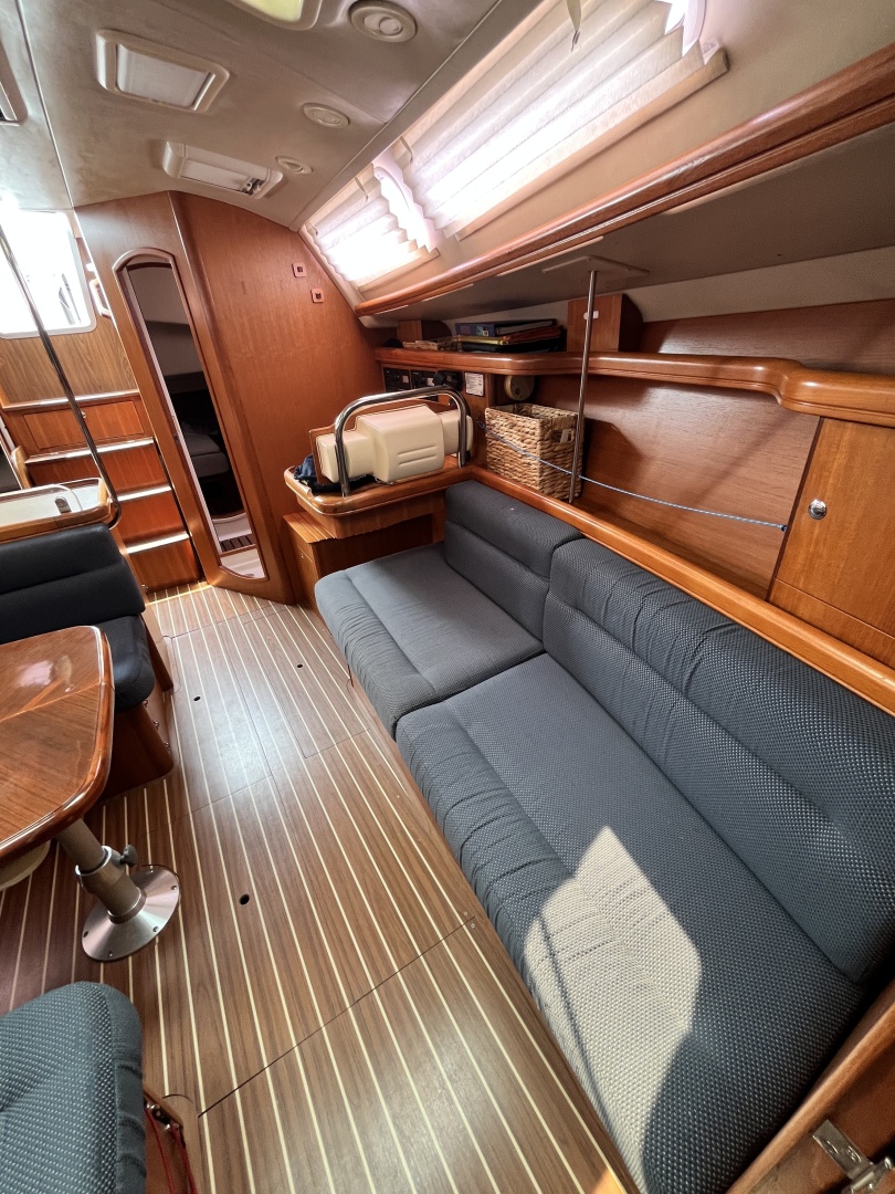 Second Wind 38ft Hunter Yacht For Sale