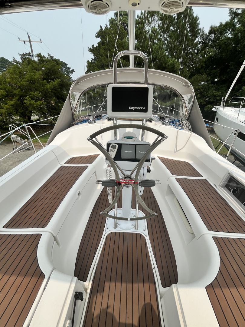Second Wind 38ft Hunter Yacht For Sale