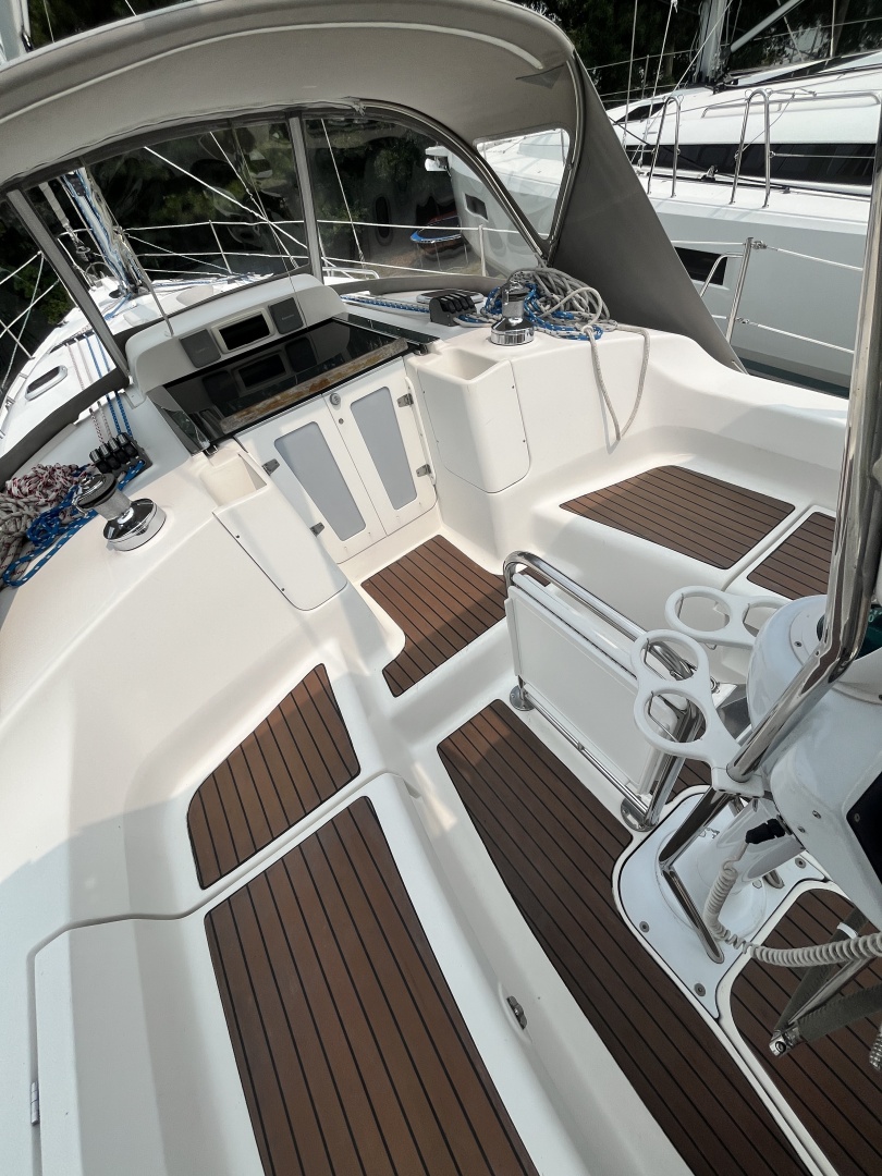 2007 Hunter 38