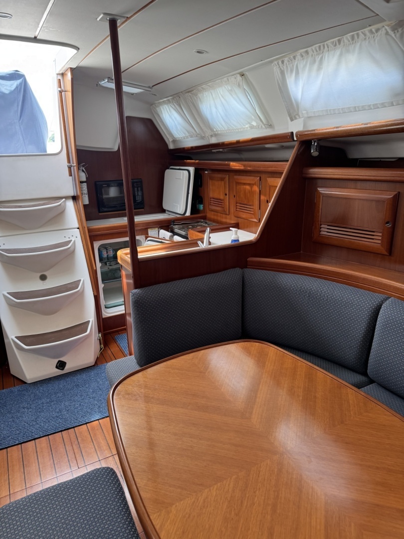 39' 4" | 2003 | Beneteau 393