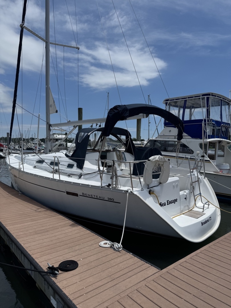 39' 4" | 2003 | Beneteau 393