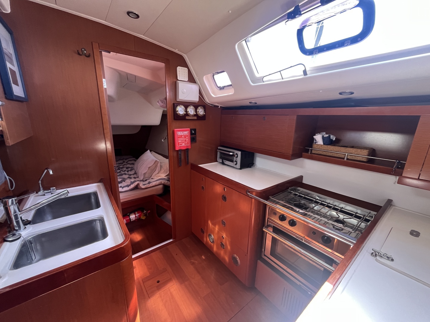 2011 Beneteau Oceanis 54